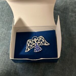 Avon Heavenly Angel September Brooch Pin